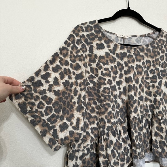 Grade & gather women’s size M/L oversized ruffle animal printed boxy blouse - Picture 3 of 5